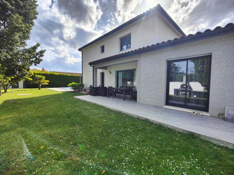 Maison - 160 m² - 6 pièces