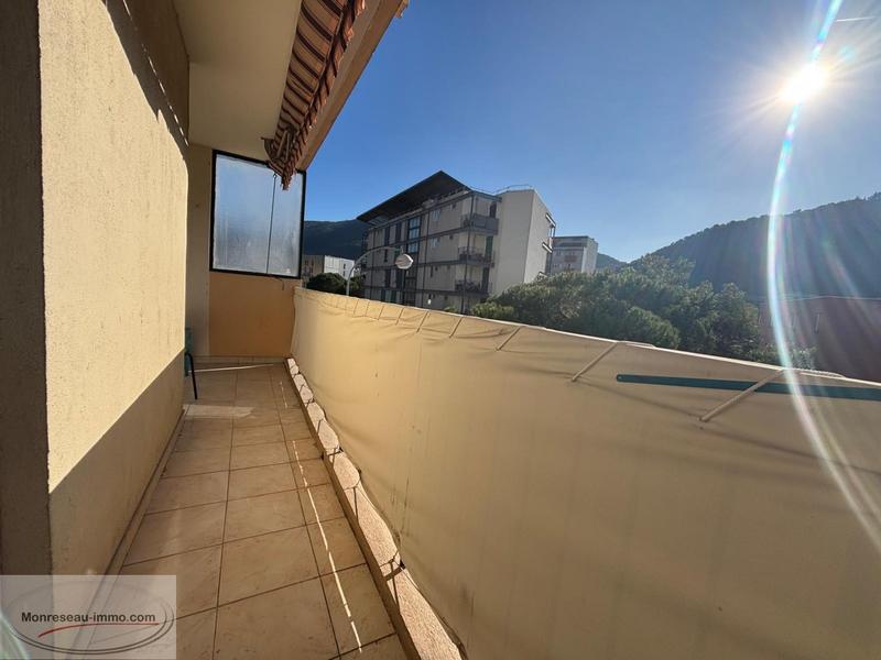 Appartement - 93 m² - 4 pièces