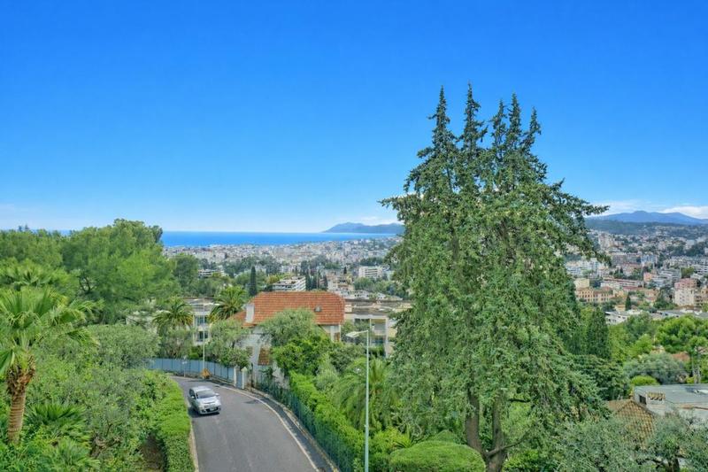 Appartement - 104 m² - 4 pièces