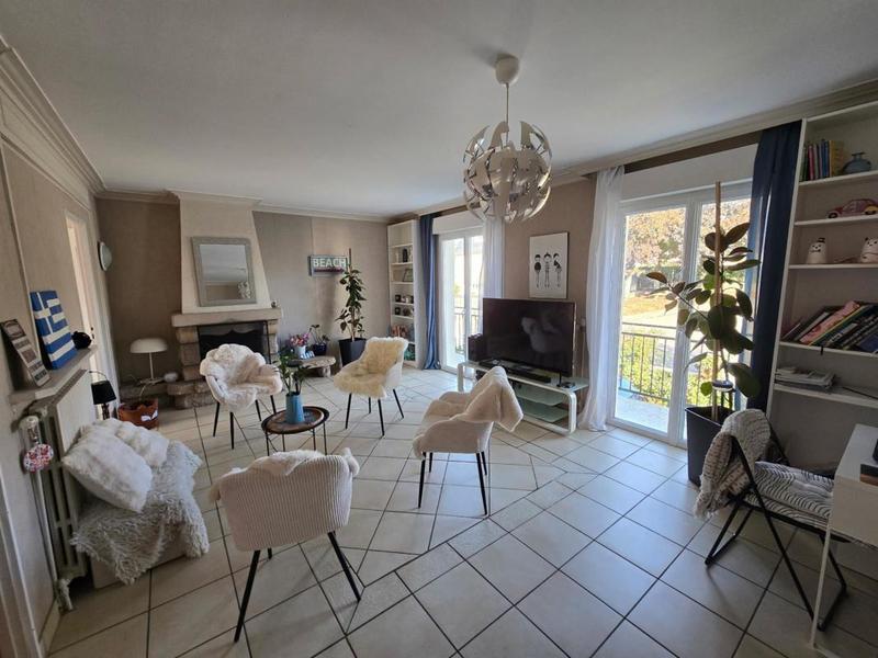 Maison - 140 m² - 8 pièces