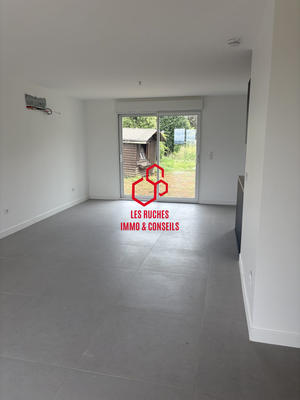 Maison traditionnelle - 93 m² - 4 pièces