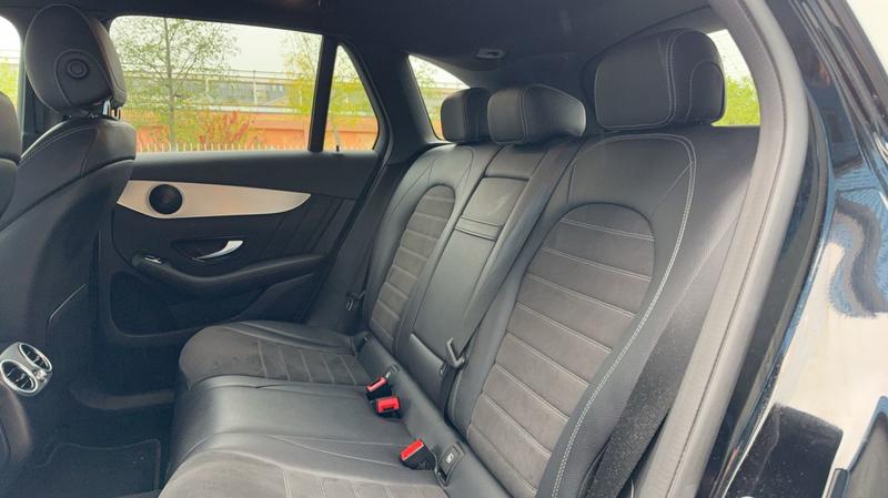 Mercedes classe glc 300 de 320 Eq Power 4Matic 9g-Tronic Amg Line - Automatique Entretien constructeur