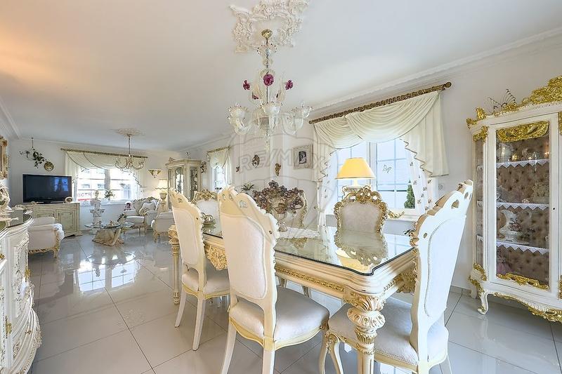 Maison - 174 m² - 5 pièces