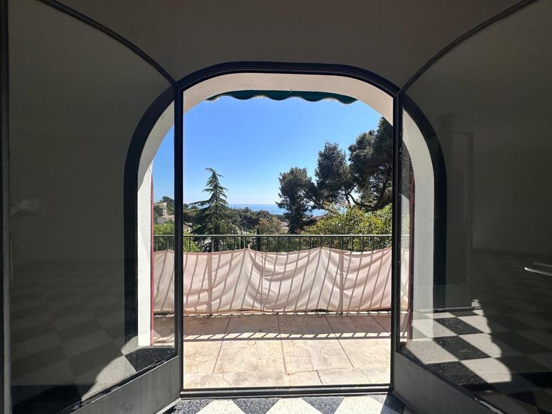 Maison - 233 m² - 7 pièces