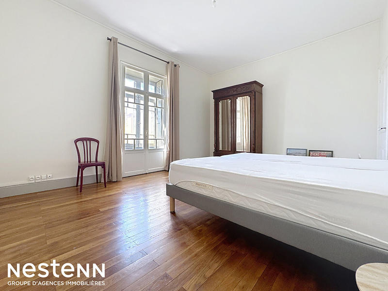 Maison - 184 m² - 7 pièces