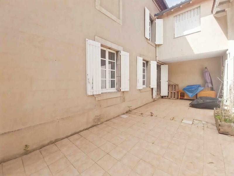 Maison - 320 m² - 10 pièces