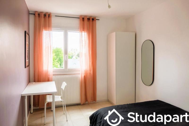 Chambre - 9 m² - 1 pièce