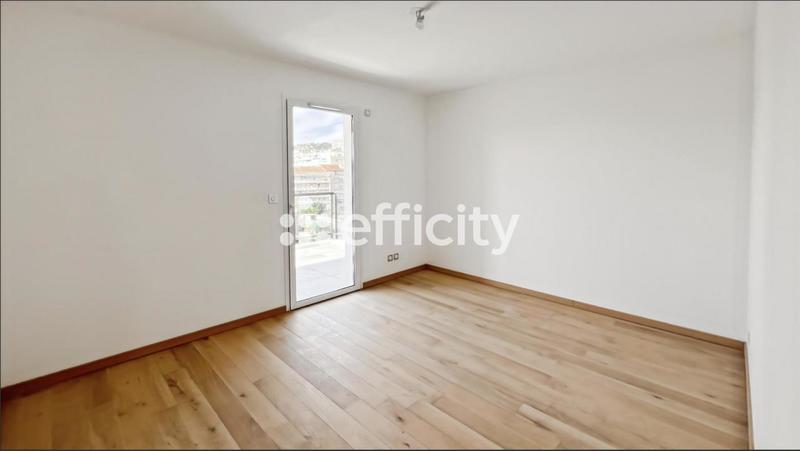 Appartement - 122 m² - 4 pièces