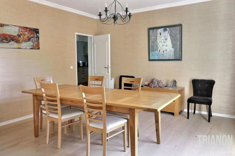 Maison - 240 m² - 9 pièces