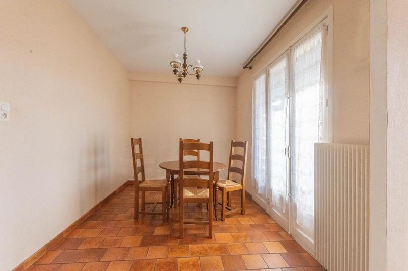 Maison - 196 m² - 9 pièces