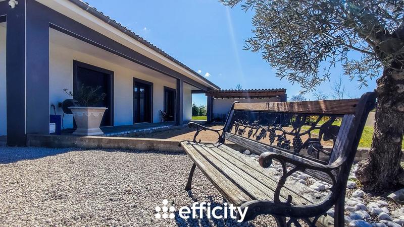 Maison - 140 m² - 5 pièces