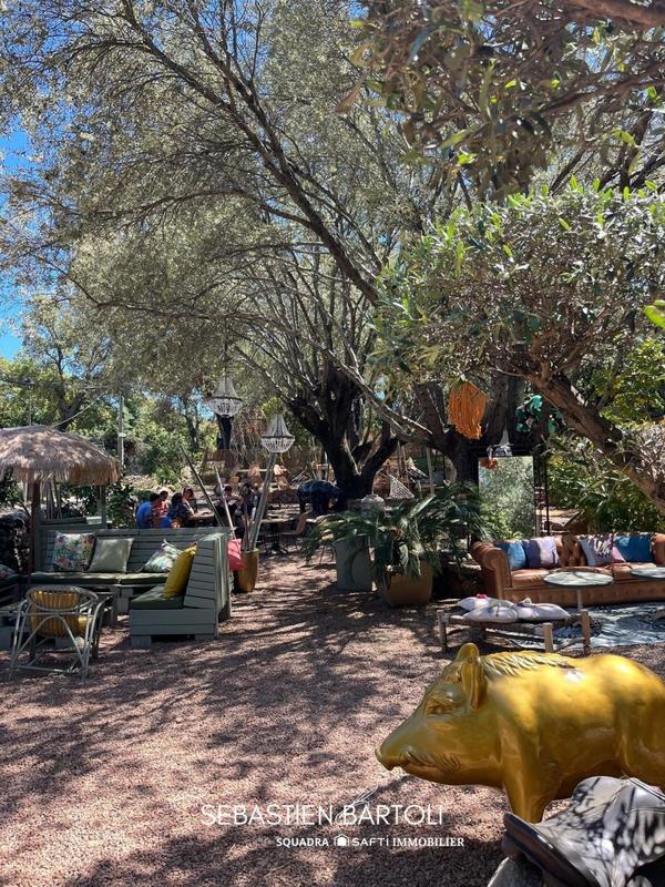 Local commercial - 135 m²