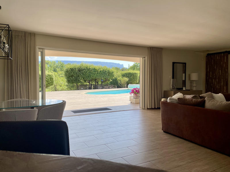 Maison - 203 m² - 5 pièces