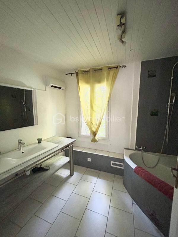 Mas - 260 m² - 12 pièces