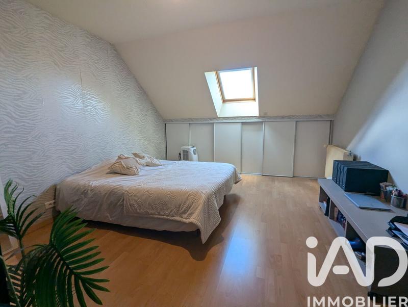 Maison - 230 m² - 7 pièces