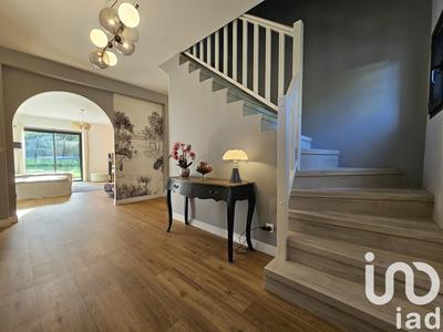 Maison - 200 m² - 7 pièces