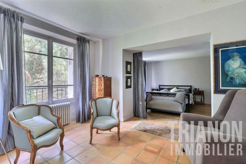 Demeure - 301 m² - 11 pièces