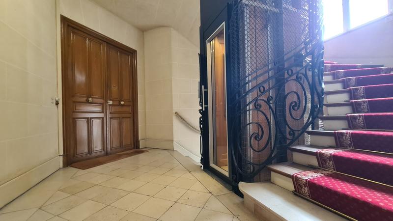 Appartement - 206 m² - 9 pièces