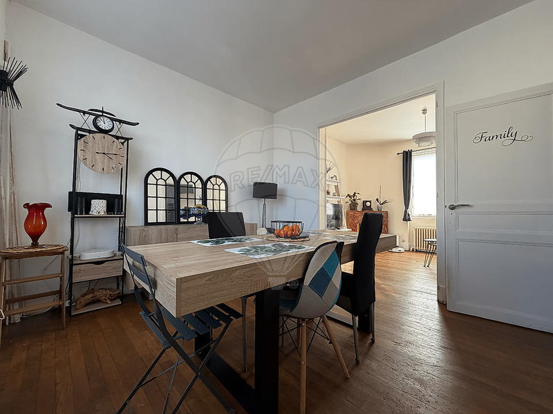 Maison - 121 m² - 7 pièces