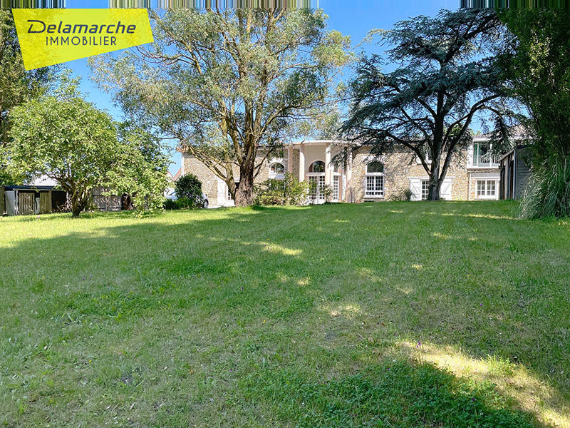 Maison - 245 m² - 6 pièces