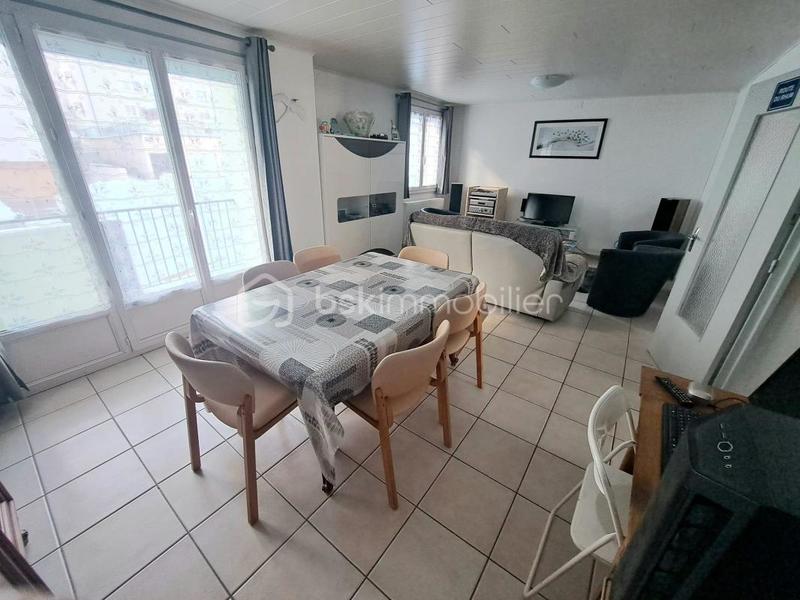 Appartement - 80 m² - 5 pièces