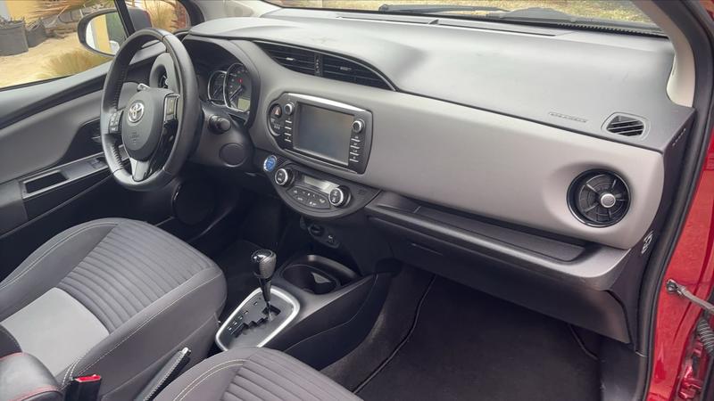 Toyota Yaris III 1.5 Vvt-i Hybrid 100h e-Cvt France - Automatique