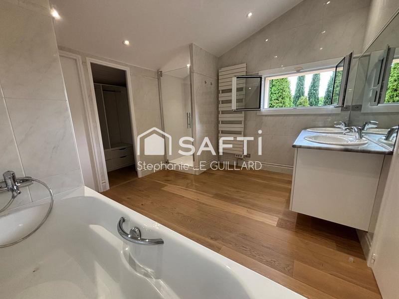 Villa - 348 m² - 6 pièces