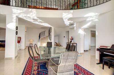 Maison - 288 m² - 6 pièces