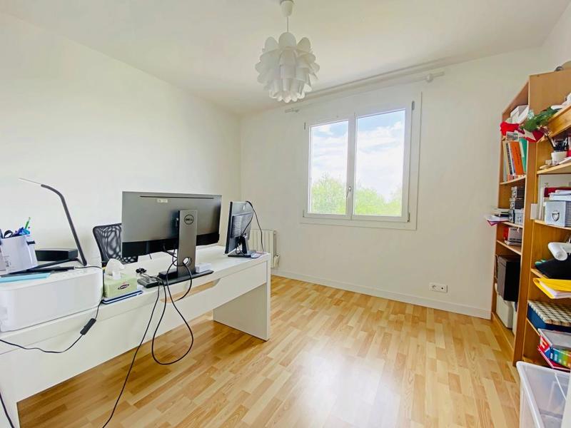 Maison - 180 m² - 8 pièces