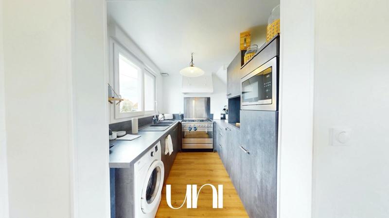 Maison - 180 m² - 6 pièces