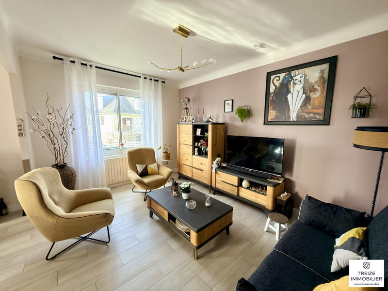 Maison traditionnelle - 196 m² - 6 pièces