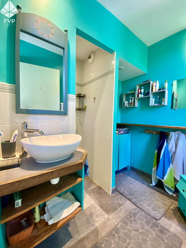 Propriété - 272 m² - 10 pièces