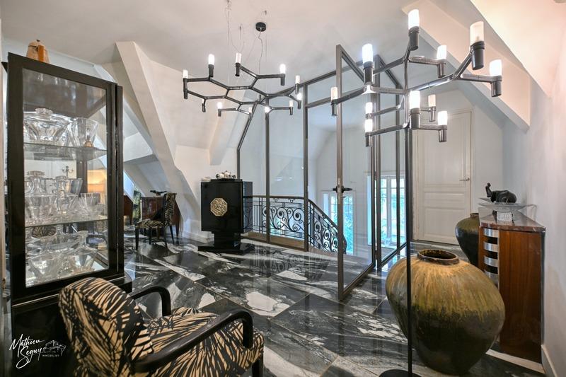 Propriété - 525 m² - 13 pièces