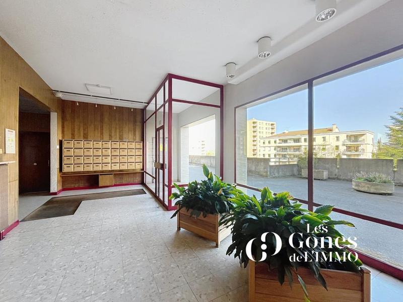 Appartement - 84 m² - 4 pièces