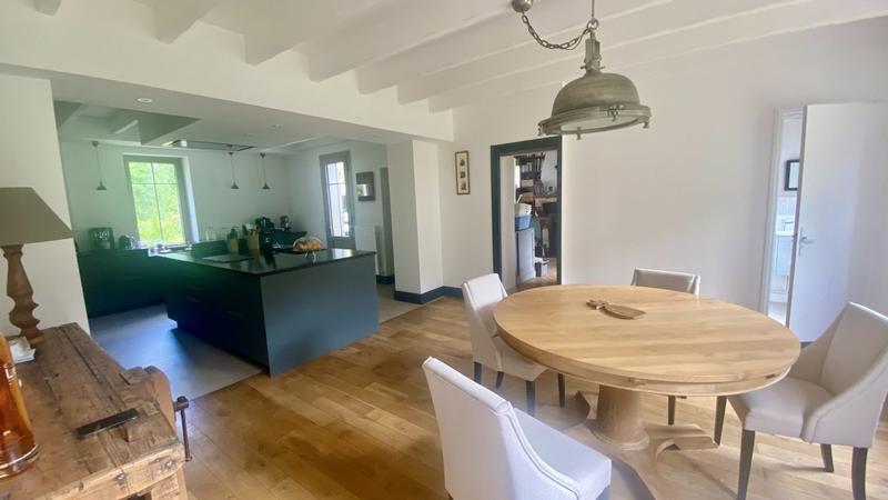 Maison - 350 m² - 7 pièces