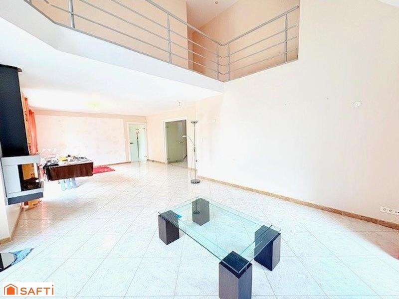 Maison - 201 m² - 9 pièces