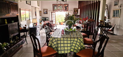 Villa - 220 m² - 6 pièces