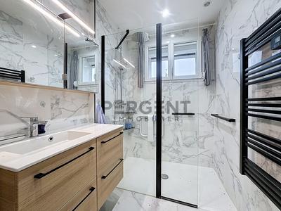 Maison - 207 m² - 8 pièces