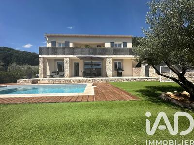 Maison - 227 m² - 12 pièces