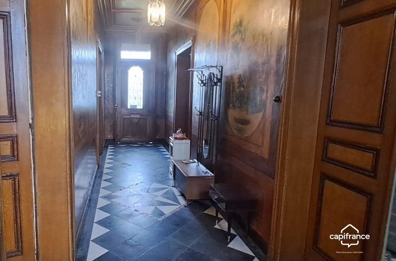 Maison - 200 m² - 7 pièces