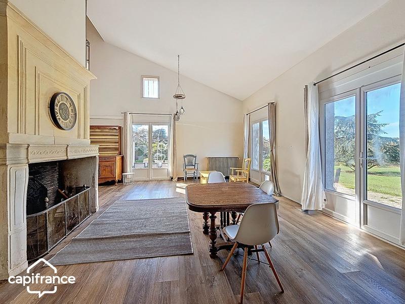 Maison - 449 m² - 18 pièces