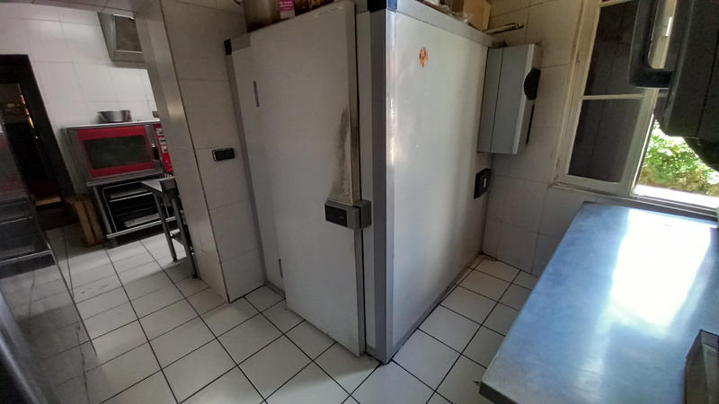 Local commercial - 183 m²