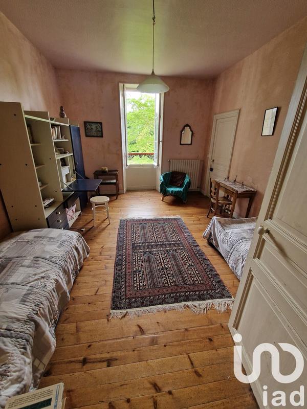 Maison - 567 m² - 12 pièces