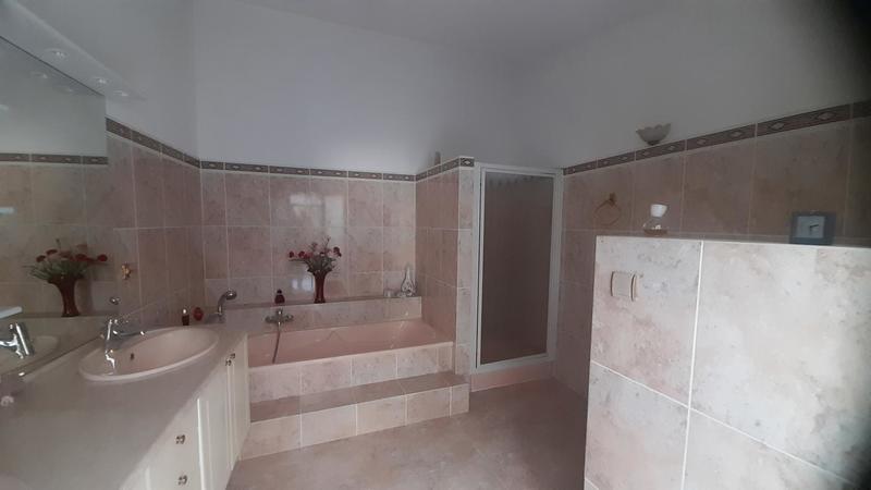 Maison - 99 m² - 5 pièces