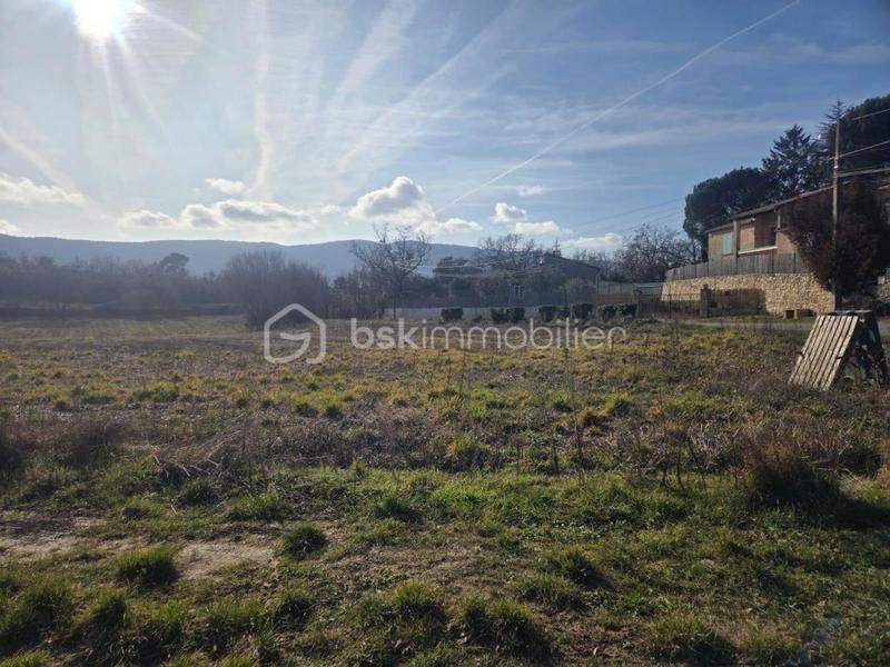 Terrain - 1 700 m²
