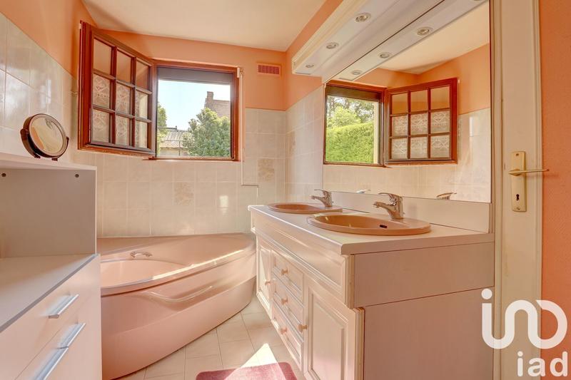 Maison - 205 m² - 6 pièces