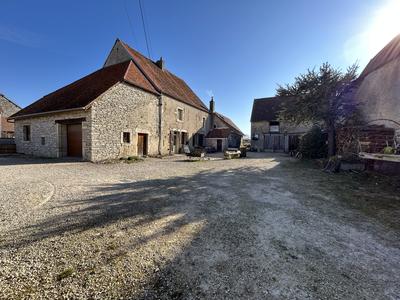 Maison traditionnelle - 220 m² - 10 pièces