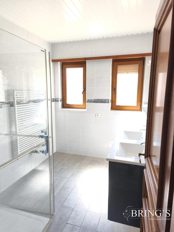 Maison - 308 m² - 11 pièces