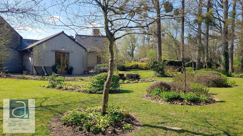 Maison - 342 m² - 7 pièces