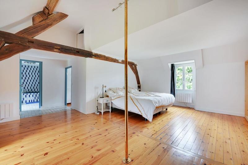 Maison - 350 m² - 7 pièces